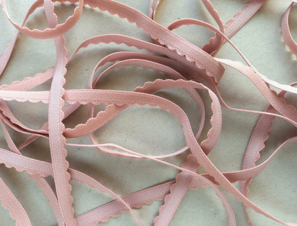 Scalloped edge elastic for lingerie, 10 mm (3/8 in) wide old antique pink scalloped edge bra making elastic